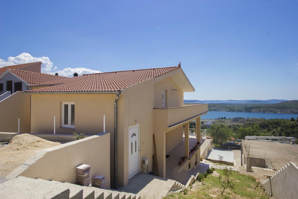 Bulat Sea View Apartment *