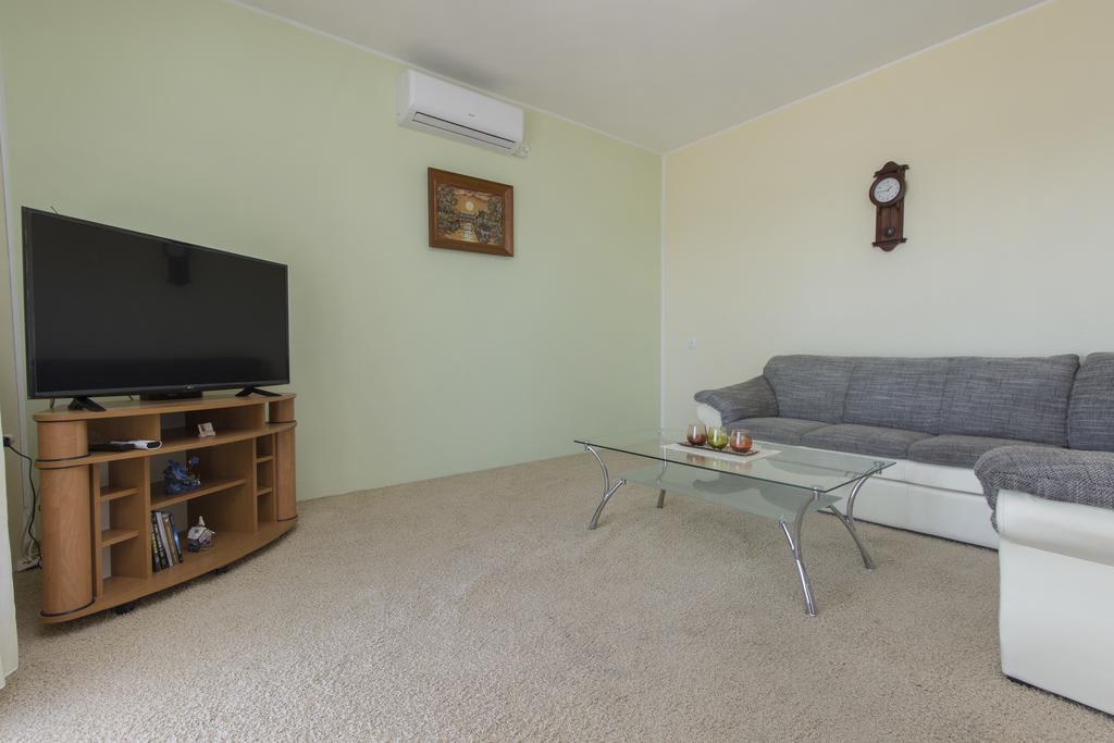 Bulat Sea View Apartment